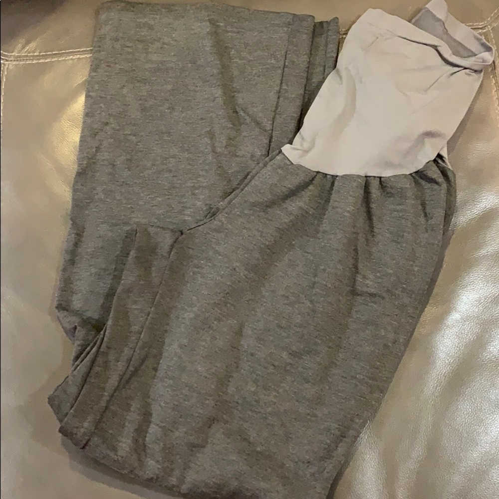 Maternity pants (oh baby by Motherhood)